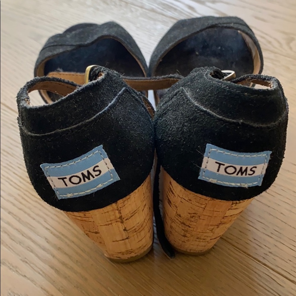 TOMS wedges